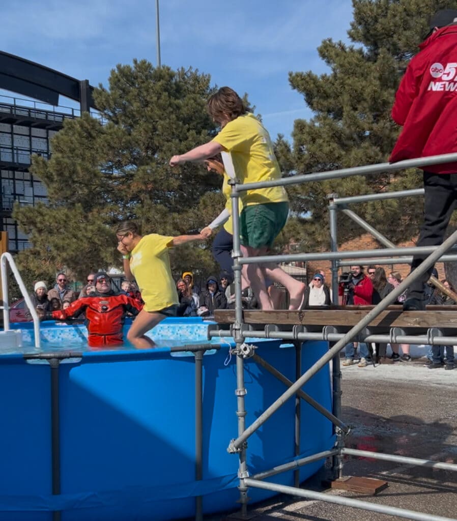 Bob's volunteers plunged to support Special Olympics Indiana.
