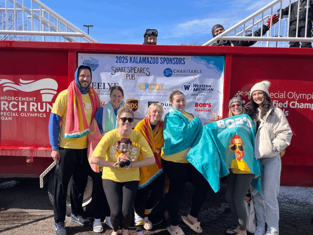 Bob's volunteers plunged to support Special Olympics Minnesota.