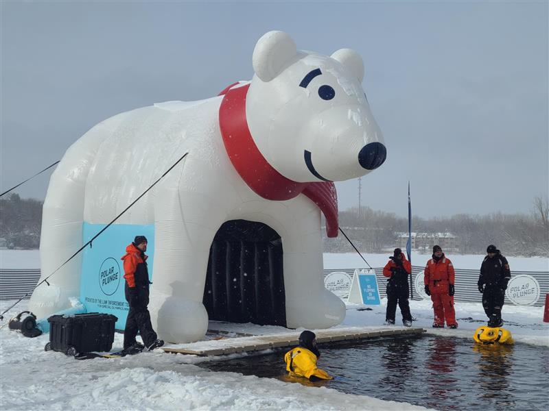 Bob's volunteers plunged to support Special Olympics Michigan.